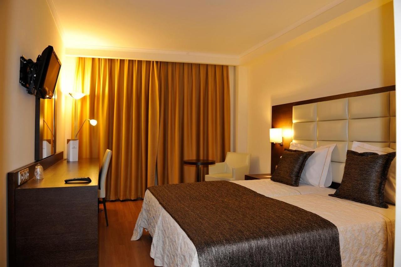 Europa Hotel แคซโทเรีย ภายนอก รูปภาพ