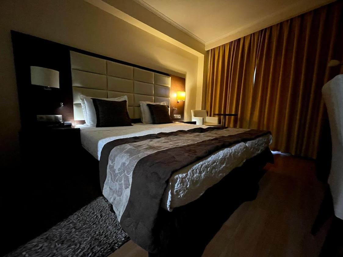 Europa Hotel แคซโทเรีย ภายนอก รูปภาพ
