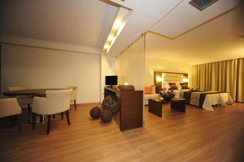 Europa Hotel แคซโทเรีย ภายนอก รูปภาพ